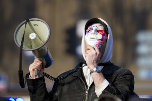 Protest_ACTA_2012-02-11_-_Toulouse_-_18_-_Protester_with_megaphone